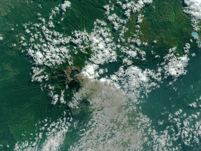 Vulkanausbruch des Mount Raung in Indonesien / ©  NASA